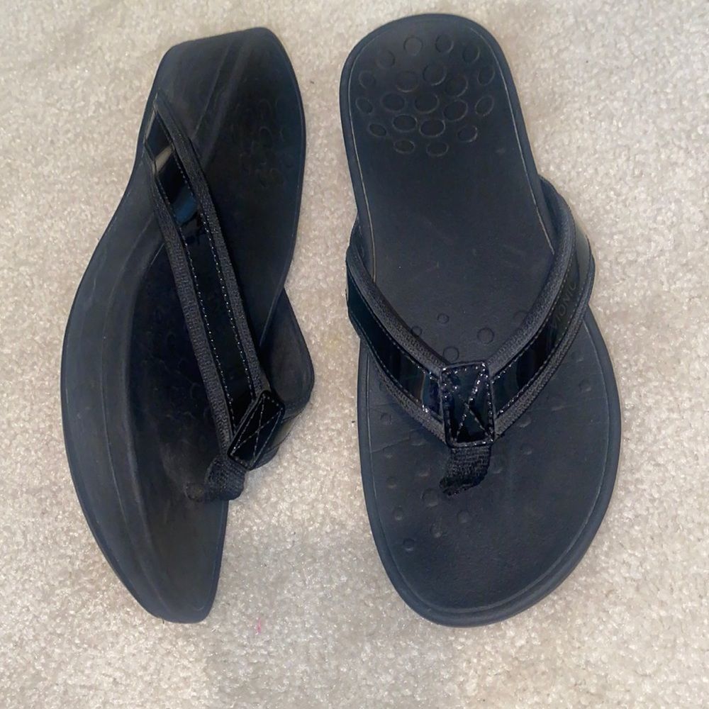 VIONIC sandals